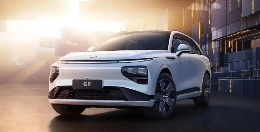 2022，“蔚小理”互相为敌